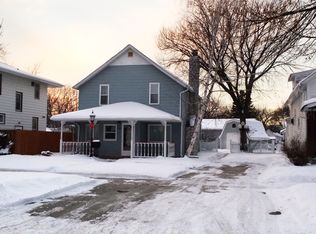 1020 Cottonwood St, Grand Forks, ND 58201