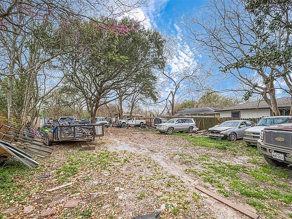 4th image of 5206 Denmark St