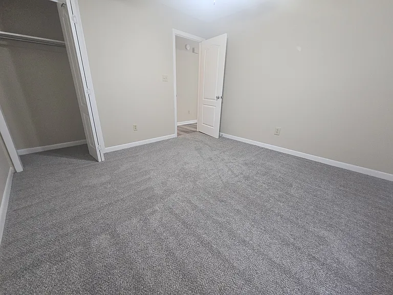 Jaymar Apartments — Photo 35
