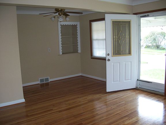 2nd image of 1601 8th St