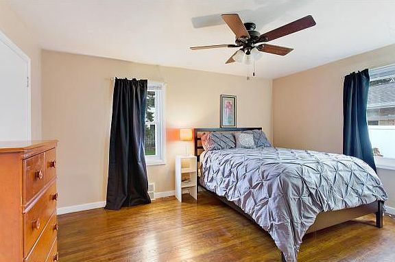 4th image of 1753 Oakdale Ave