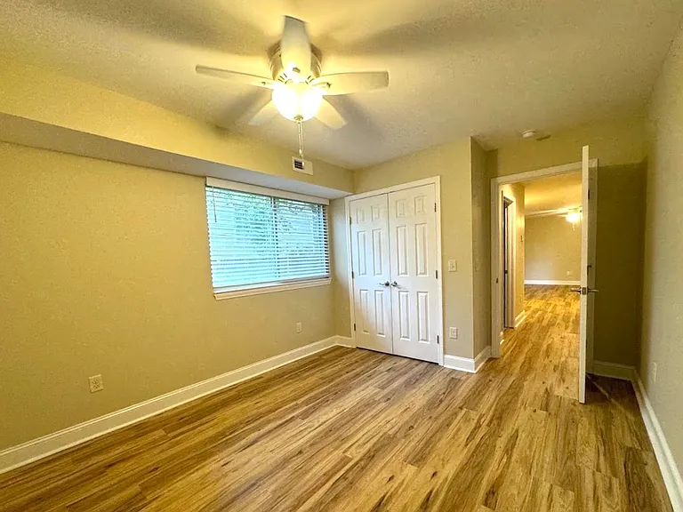 106 S Anderson St #B102 — Photo 6