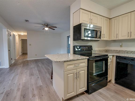 4th image of 5019 NW 34th Ter