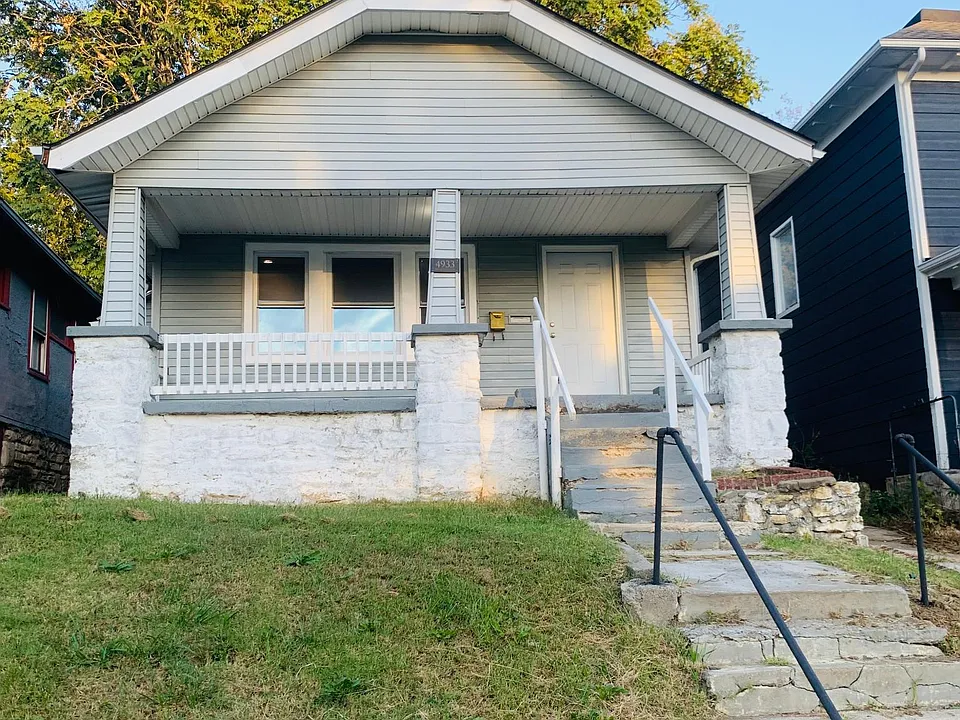 4933 Highland Ave