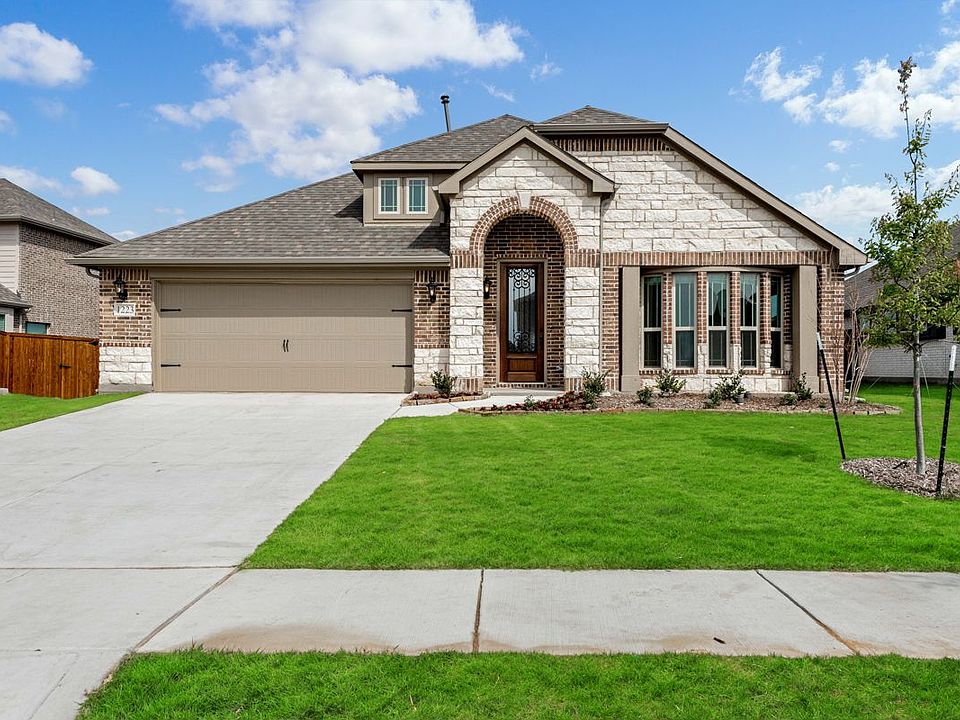 1st image of 1223 Stoneleigh Pl