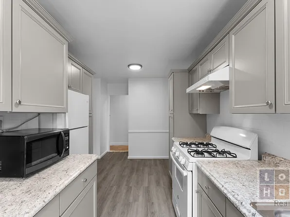 383 Grand Street image 8 of 24