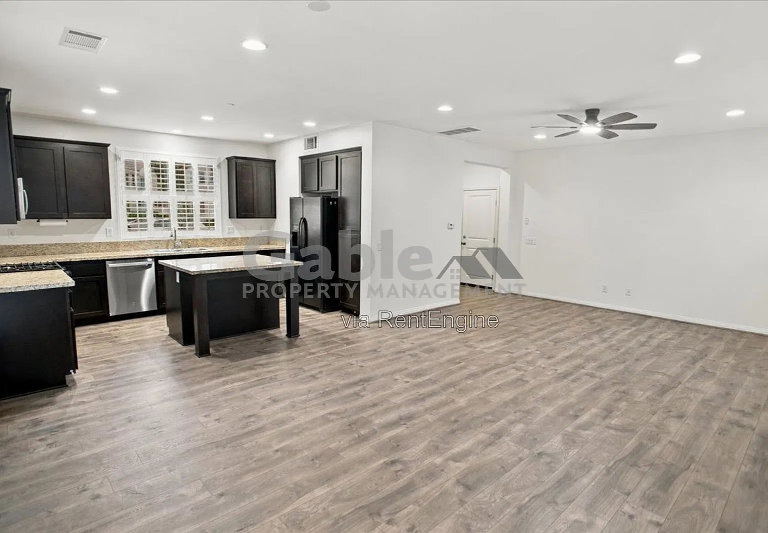 3 bed, 3.0 bath, 1817 sqft, $3,699 — Photo 4