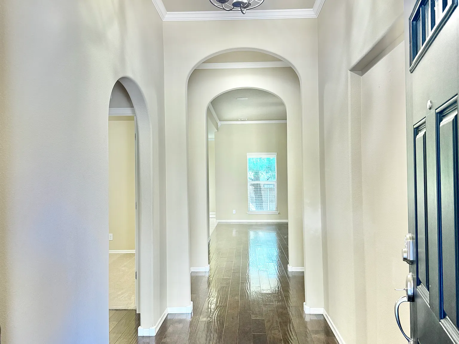 4 bed, 2136 sqft, $2,800 — Photo 4