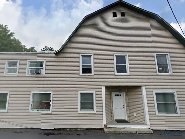 84 W Main St — Photo 10