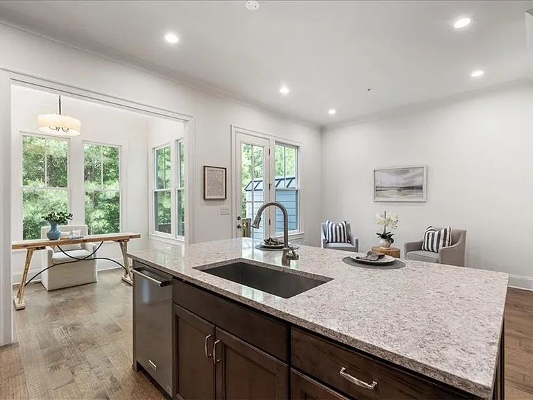 1233 Parkstead Ln — Photo 25