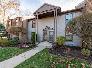 323 Gills Ln UNIT 10-C, Iselin, NJ 08830