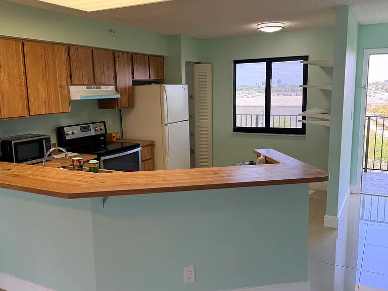 2112 S Cypress Bend Dr #707 — Photo 1