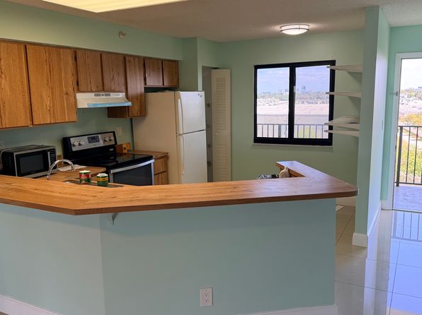 2112 S Cypress Bend Dr APT 707