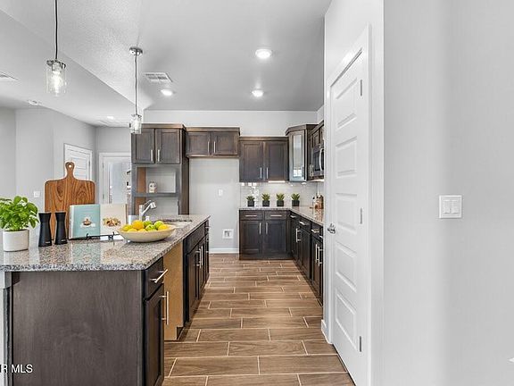 3rd image of 937 Nayland Pl