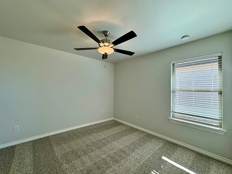 16220 Marsha Dr — Photo 21