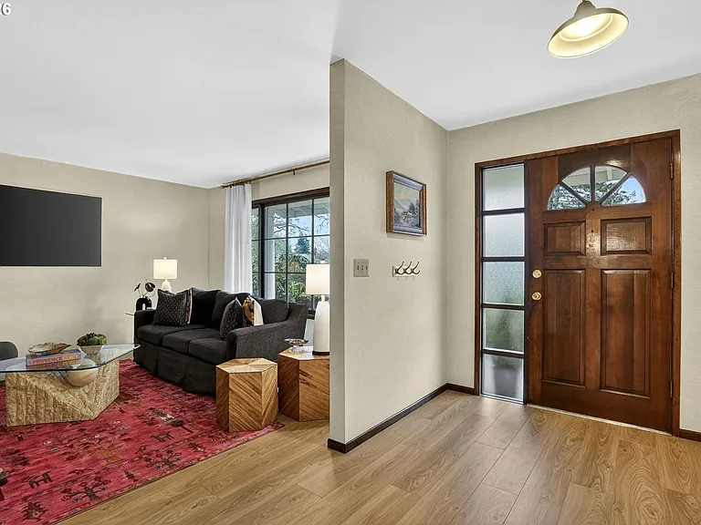 12855 SW Glenn Dr — Photo 3