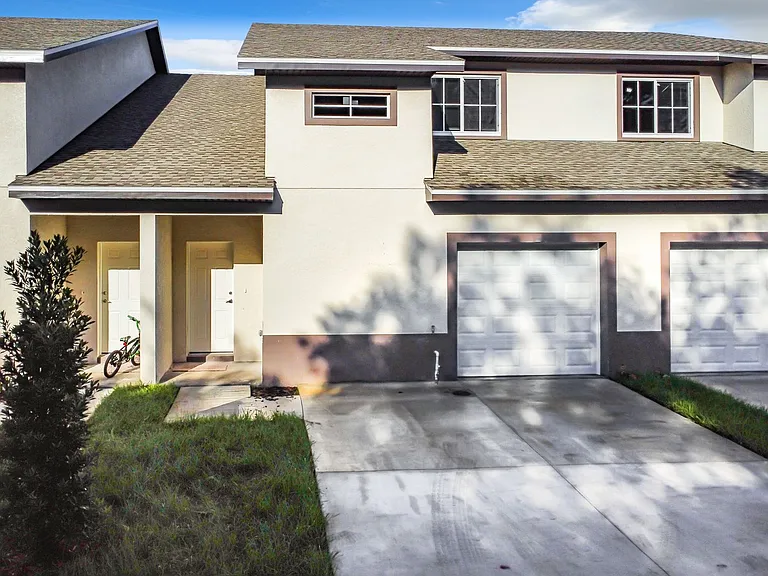 1711 Barton Towne Cir — Photo 6