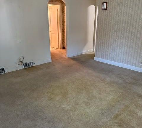 4th image of 4719 Crawford Ave