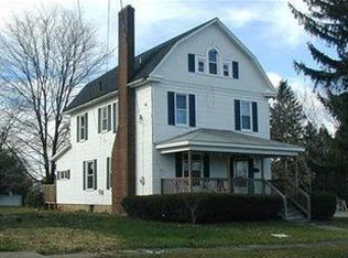 527 N Broad St, Grove City, PA 16127