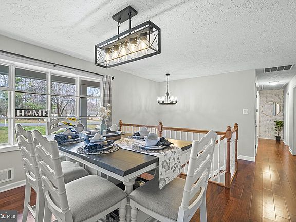 4th image of 26952 Dogwood Ln