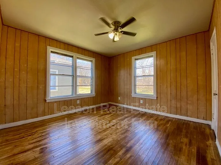 547 Wyche St — Photo 6