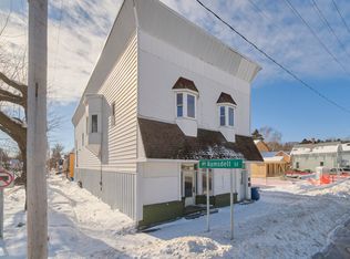 221 5th St, Manistee, MI 49660