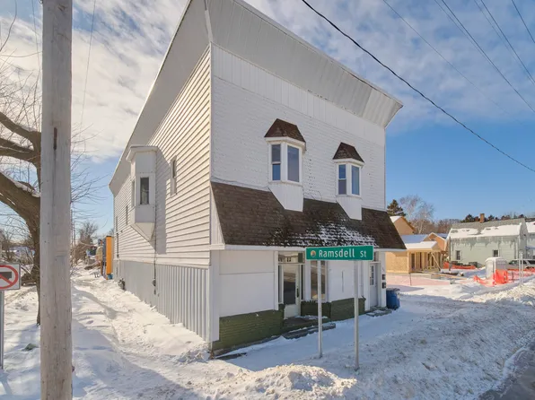 221 5th St, Manistee, MI 49660