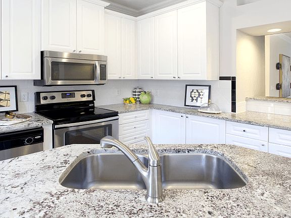 4th image of 2210 Augusta Dr #5901