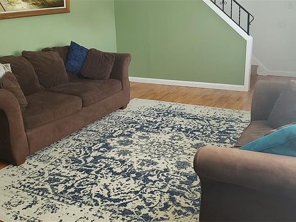 5th image of 132 Clayton Ave