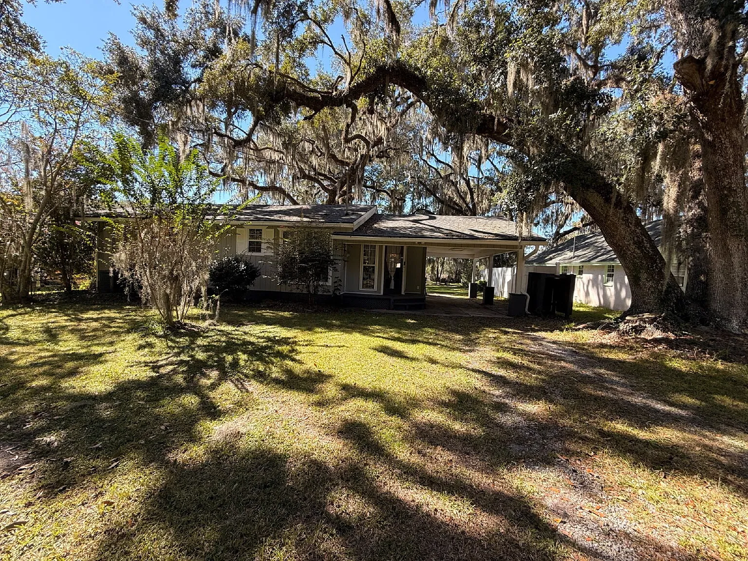 2 bed, 1.0 bath, 1150 sqft, $2,000 — Photo 1