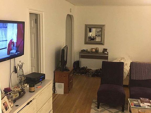 3rd image of 107 University Pl #42