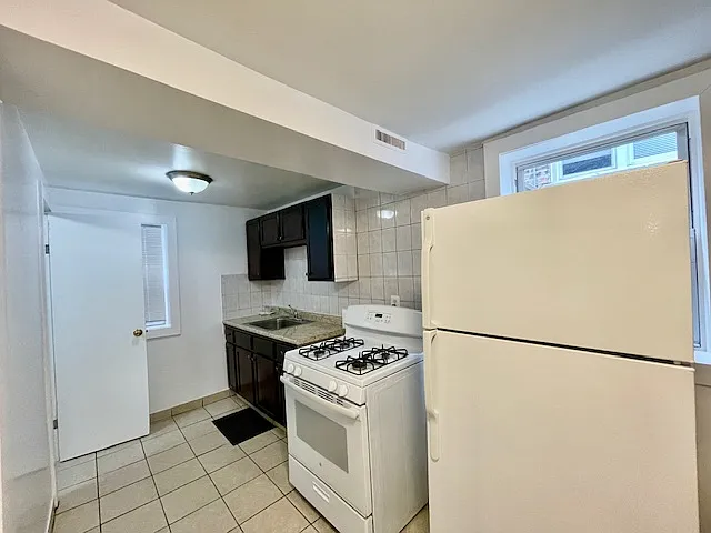 2227 W 19th St #1 — Photo 3