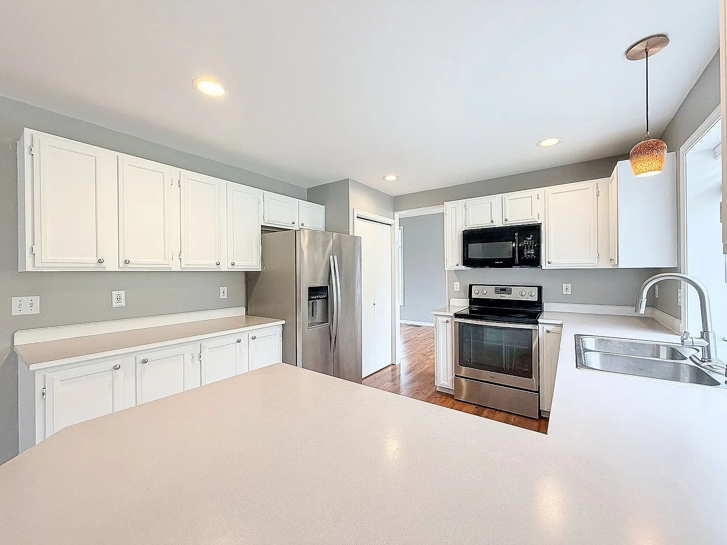 Beautiful 4-Bedroom Harbor Ridge Home with Covered Patio, Flexible Office & 2-Car Garage! — Photo 2