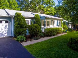 13 Meadow Dr, Horse Shoe, NC 28742