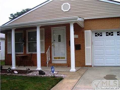 3rd image of 7 Pulaski Blvd