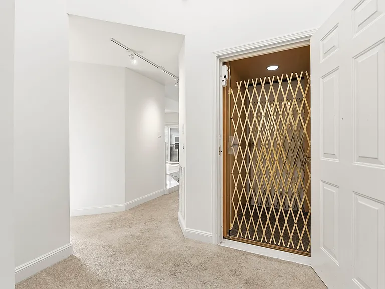 1924 Filbert St #2 — Photo 33