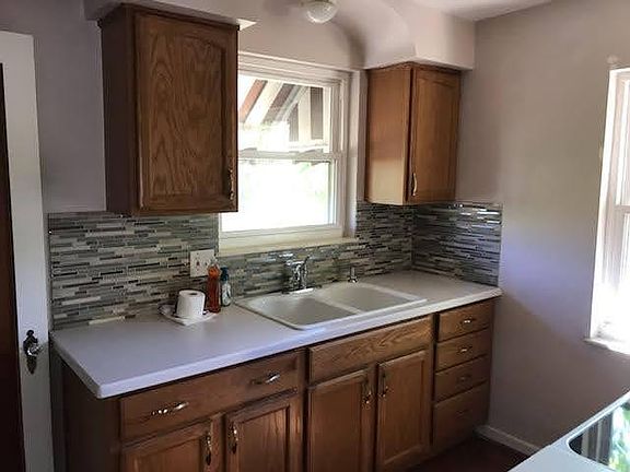 4th image of 6220 Fairhurst Ave