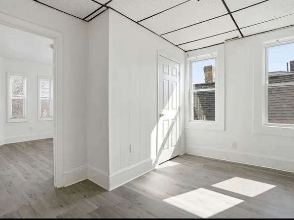 43 Wamesit St #2, Lowell, MA 01852
