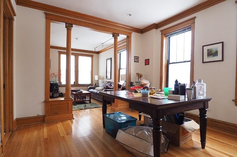 1st image of 2218 W Cornelia Ave #2
