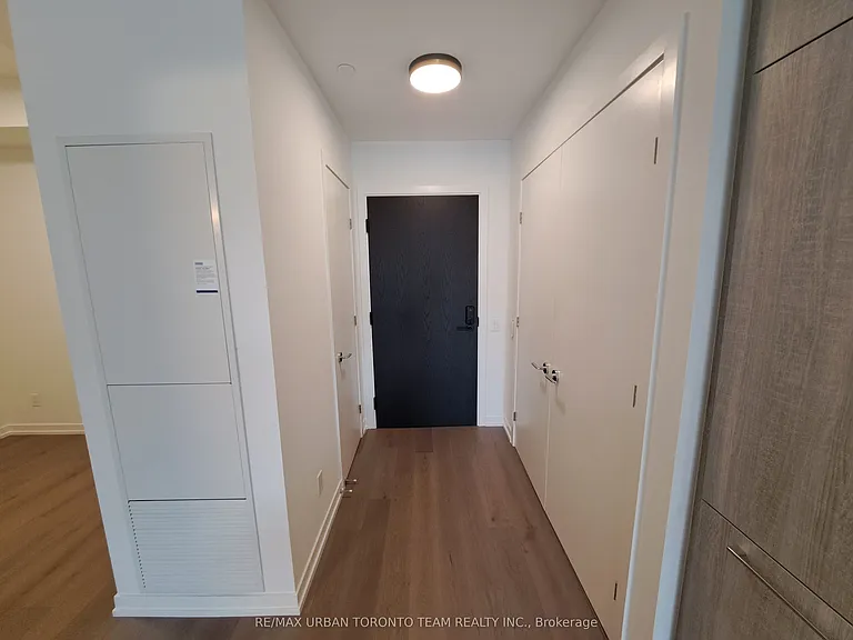 771 Yonge St #302 — Photo 10