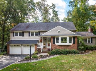 10 Lindabury Ln, Morris Plains, NJ 07950