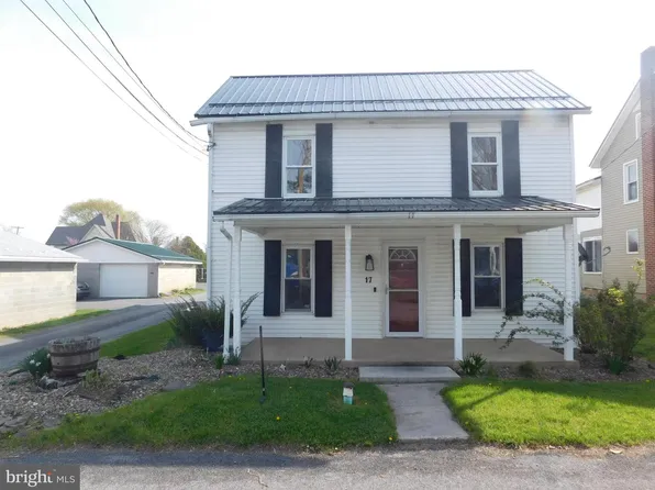 17 Pleasant St, Belleville, PA 17004