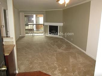 3rd image of 5530 Owensmouth Ave APT 217