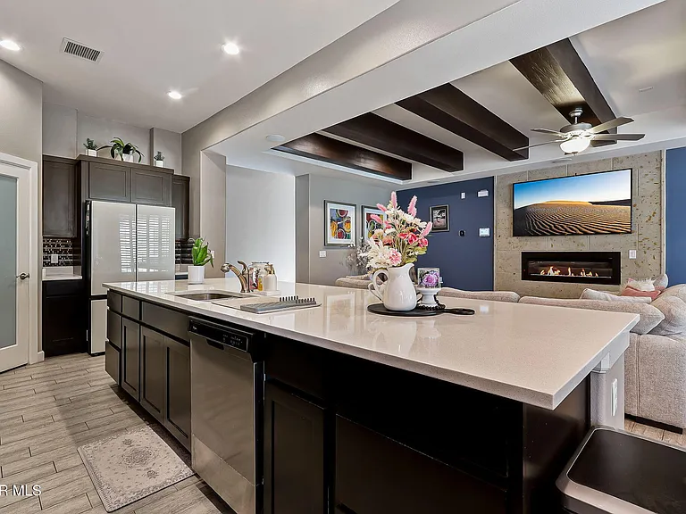 704 Warwickshire Pl — Photo 17