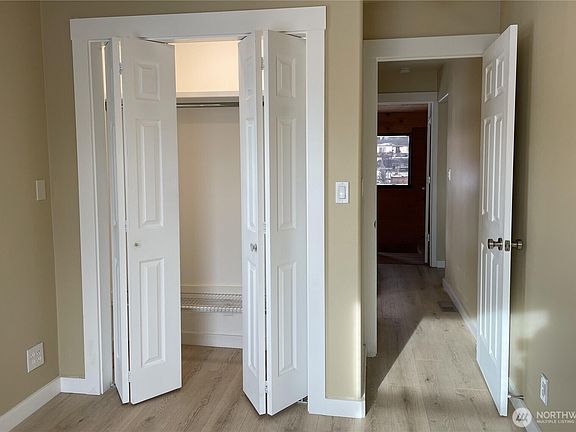 5th image of 2323 E Rich Avenue