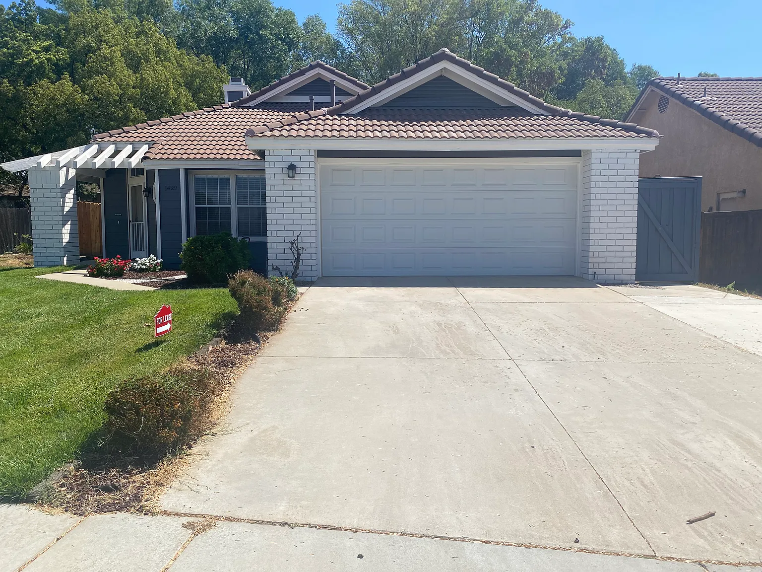 1422 Deborah Pl — Photo 2