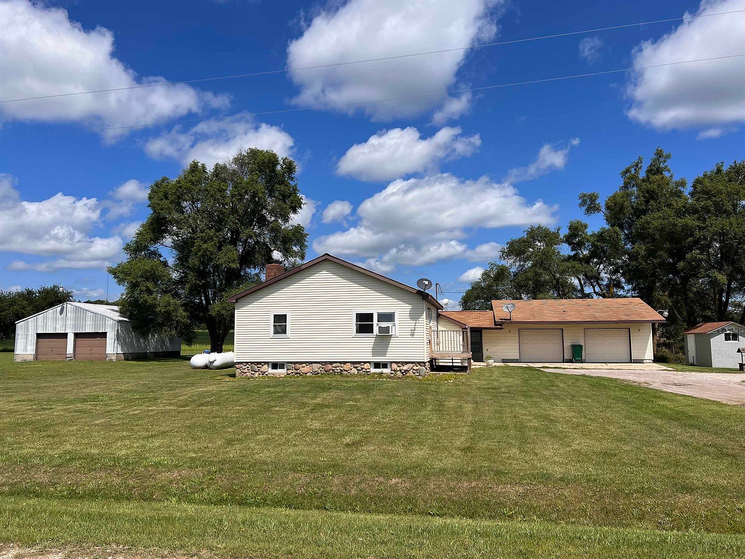 5601 E Arnold Lake Rd, Harrison, MI 48625 Zillow