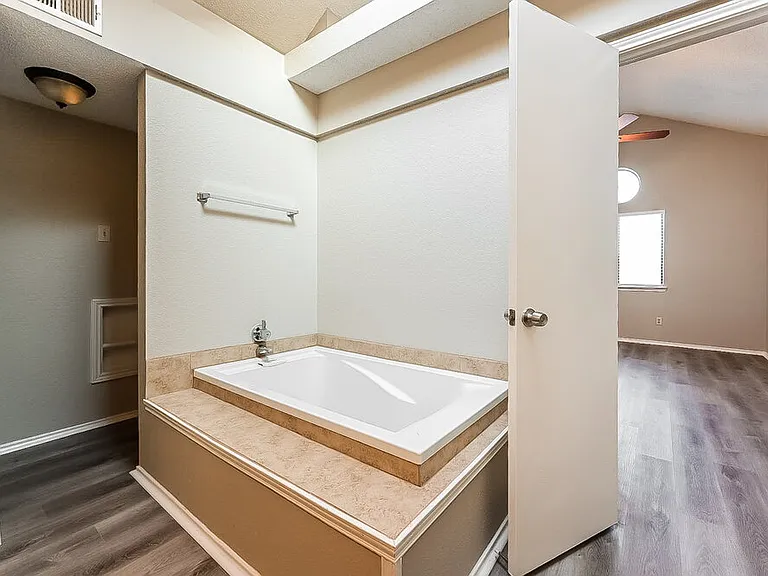 1411 Sandalwood Dr — Photo 15