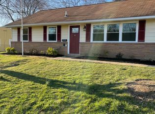 2500 Windsor Dr, Bensalem, PA 19020