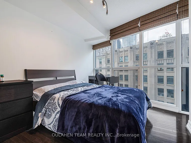 21 Carlton St #1105 — Photo 10
